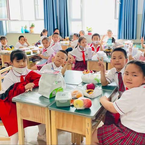 乌市第134小学一年级3班“我是小小美食家”趣味劳动