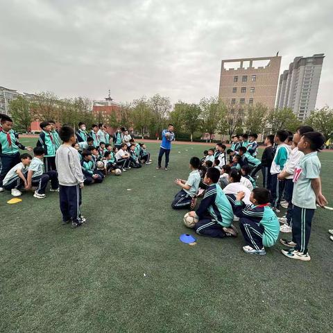 放飞足球梦，拼搏绿茵场  ⚽  襄汾第三小学足球社团