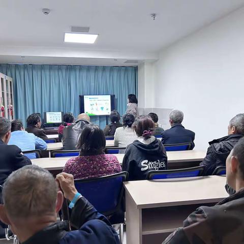 锦旗传真情，医护暖人心