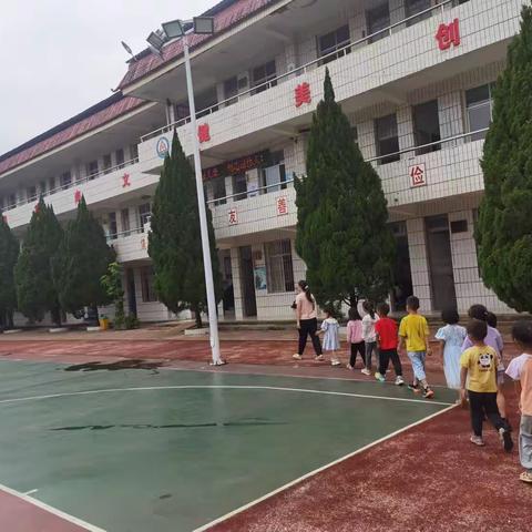 科名幼儿园幼小衔接之“走进小学”（副本）