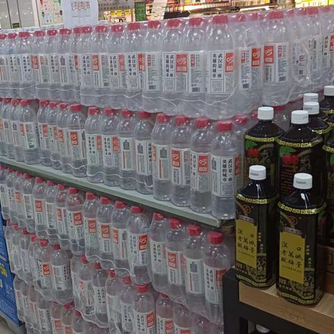 民意店烟酒区自有品牌陈列