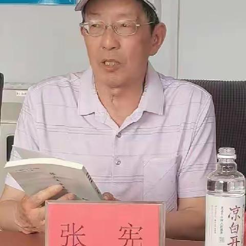 张宪同志到洋河南学区捐赠图书