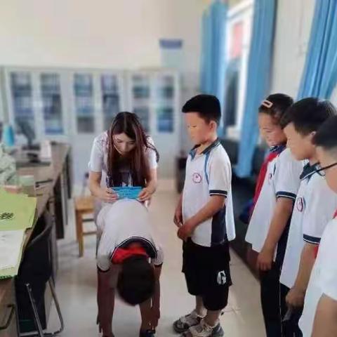 医生走进校园   守护孩子脊柱健康---蠡县中医院脊柱侧弯筛查公益活动进校园