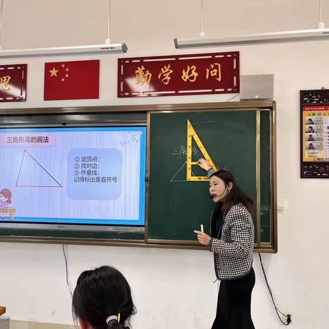 深入课堂抓教学，推门听课提质量——崇仁县第二小学推门听课活动