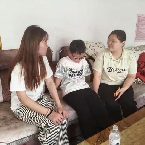 魏县大兴庄镇马河小学“万师访万家”活动