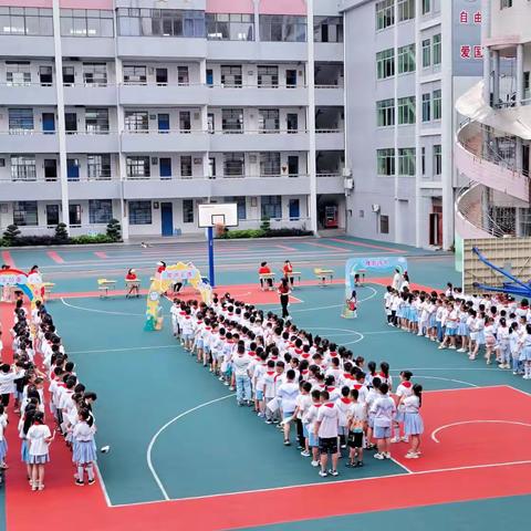 乐考无纸笔，闯关趣无穷——鹤鸣山小学一、二年级无纸笔测试活动纪实