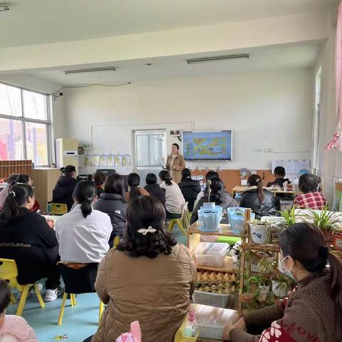 春日相聚，携手共育——湖头镇中心幼儿园大一班春季学期家长会