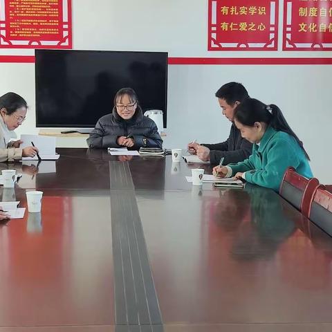 课堂展风采 教研共成长 ———惠月恒老师《变色龙》示范课教学纪实