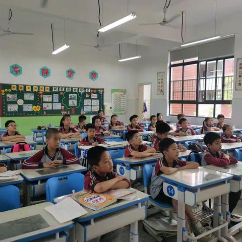 传承经典吟诵—博才梅溪湖小学北校区四年级（4）班经典吟诵课堂