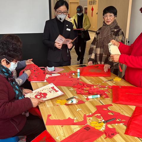 “剪影传情 纸韵生辉”——民泰银行嘉兴海宁支行剪窗花活动