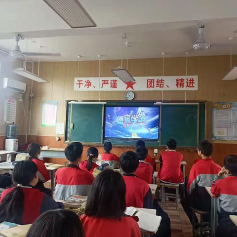 鼓楼区实验中学组织师生收看《中小学德育课堂》