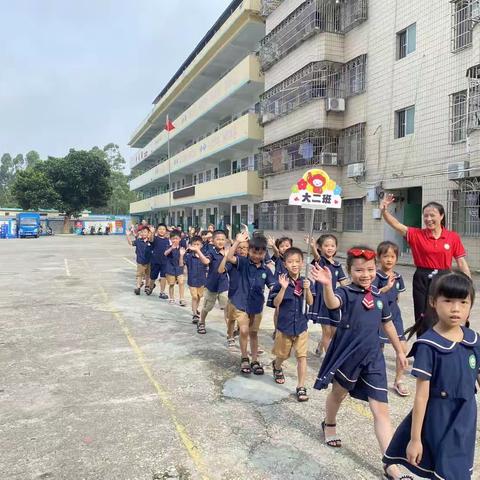 “幼小衔接，携手同行”——文地镇中心幼儿园参观学校幼小衔接活动