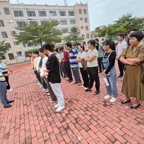 观课堂纪律，探课堂风采——记感城镇第二小学麦强校长“推门听课”活动