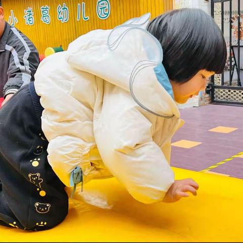 寻找春天🍃幼儿园🏡里的“远足”