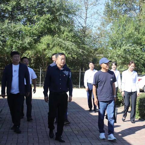 “屏开风散现儒雅，展颜展貌展温馨”那丹伯镇屏风学校“温馨村小”验收纪实