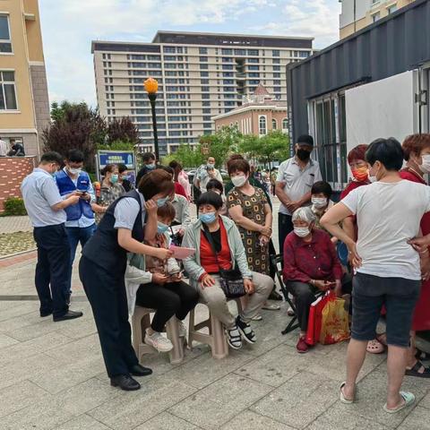 草庙子支行积极开展“金融知识万里行，守住钱袋子”宣传活动