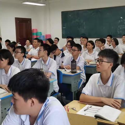 推门听课常态化 同研互学共提质——海口九中化学组推门听评课活动小结