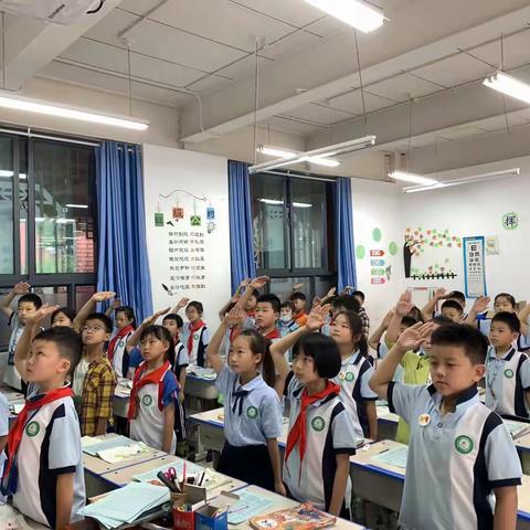 龙湖国际城小学“6.19端午粽情浓，传统记心中”主题升旗仪式