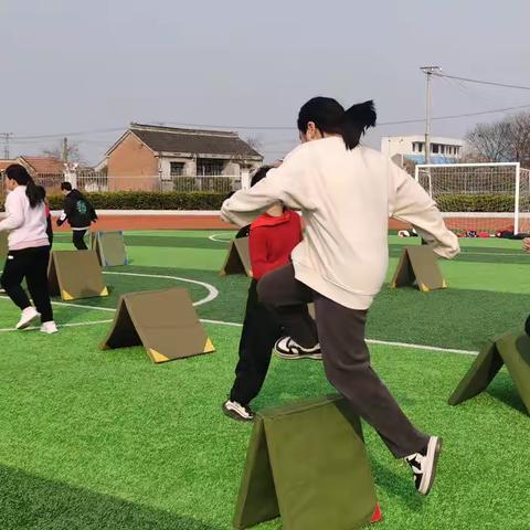 【聚集倾听与表达 青年教师课堂风采展示】—河口小学综合组3月教研活动