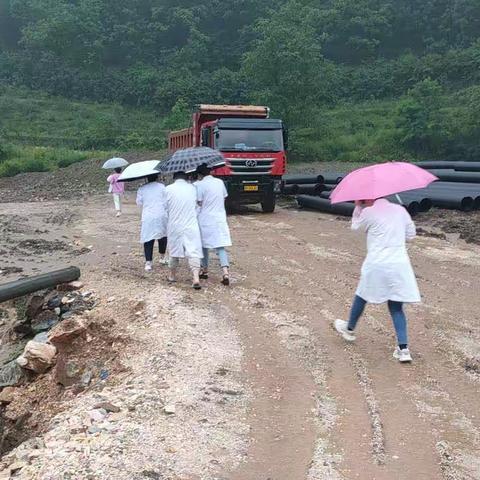 白衣战士风里雨里，用心用情筑牢“健康堤”