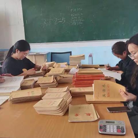 立足常规抓教学，业务检查促提升