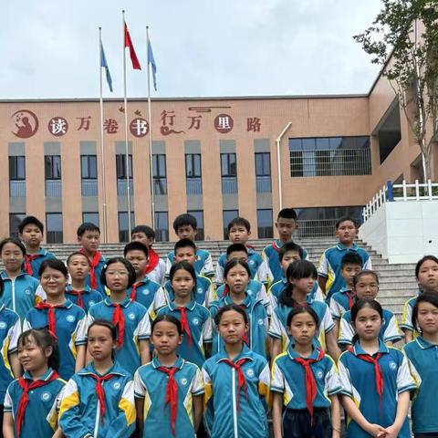 凝心聚力，共筑成长之路——信丰县奥信小学五3班班主任工作总结