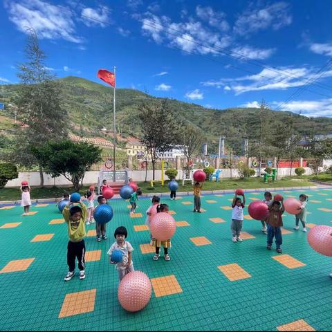 水泄乡中心幼儿园小班第五周活动纪实