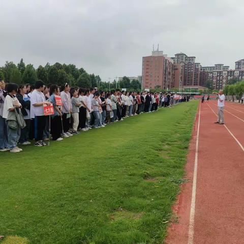 防患未然    临“震”不乱——温县第三实验中学进行防震逃生疏散演练