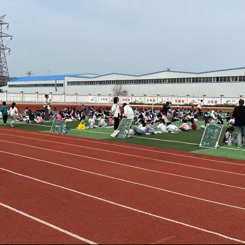 跳蚤市场，快乐成长 ——黄河路小学跳蚤市场活动