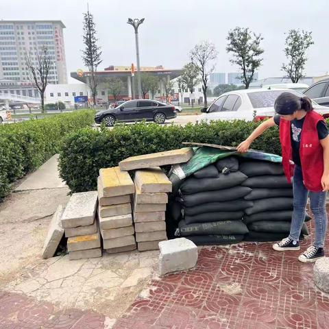 防汛不松懈 安全有保障——上林街道世纪大道南社区开展防汛安全隐患排查活动