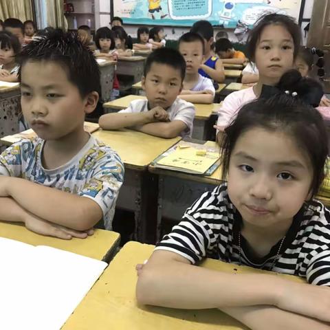 双减助成长*书法润童心——三八亭小学227班书法课堂