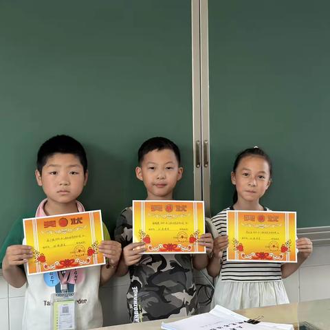 云阳学校三年级书法社团