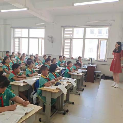 习字立人润心田，笔下生花沁童心——唐山市丰润区迎宾路小学迎宾路校区三年级4、5班书法社团掠影