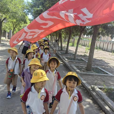 育红幼儿园走进小学