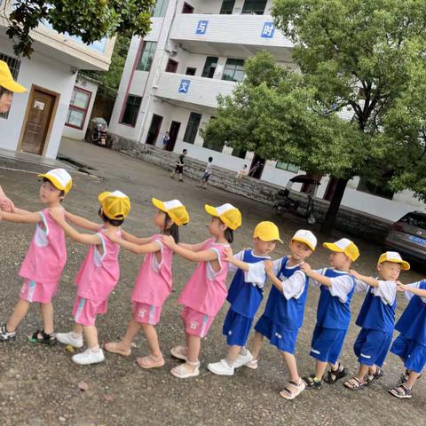 我与小学零距离——踏庄中心幼儿园开展“幼小衔接”体验活动