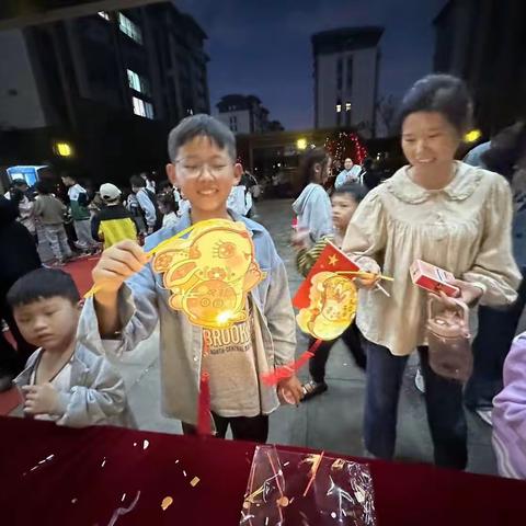 中正溪园小区中畅物业在此祝愿大家中秋快乐