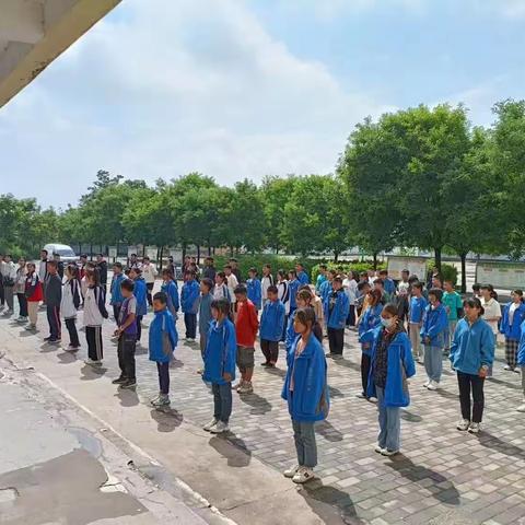 珍爱生命，预防溺水。——孝义一中防溺水安全教育宣传