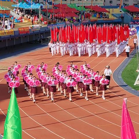 本溪市第二高级中学  高一 •十班 燃情初夏迎盛会   逐梦青春向未来