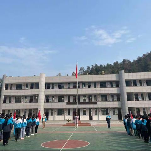 用图书为学校赋能