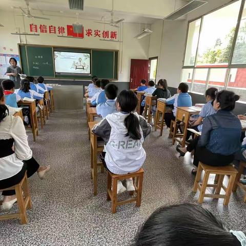 视导教学，深化教研——源湴学校迎区教育局教学视导