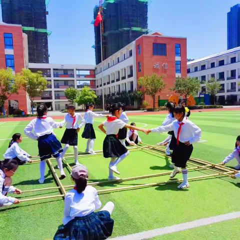 看社团百花齐放,谱童年五彩华章 ——新沂市人民路小学社团成果汇报展示活动纪实