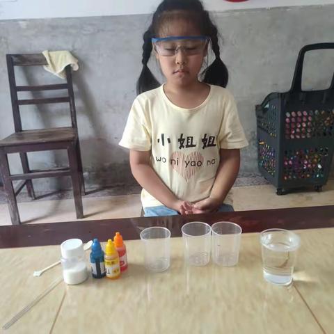 科学小实验2——人造彩色雪花（横峰一小  一（3）班   包楉榆）