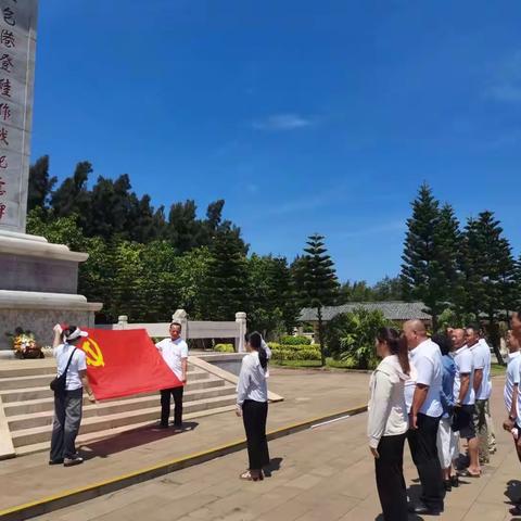 2023年7月1日朗英村开展《七一》建党102周年纪念日（副本）