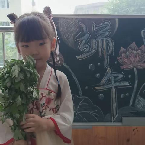 【袋鼠妈妈幼儿园】洪欣妍的成长足迹