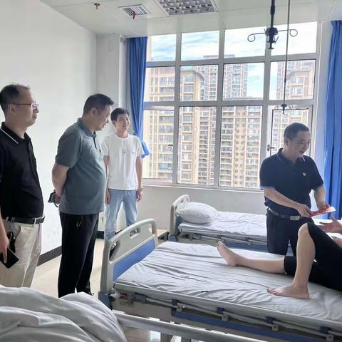 庆七一 送温暖 传党恩 ——弋阳县人民医院开展走访慰问困难党员活动