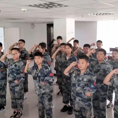 学军人风采,强自身素质