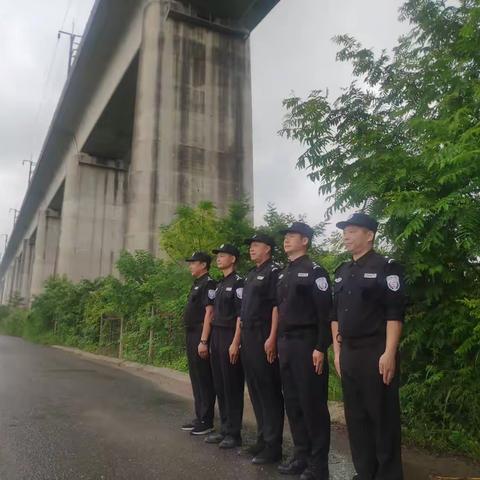 大南镇：义警助力铁路护路巡查