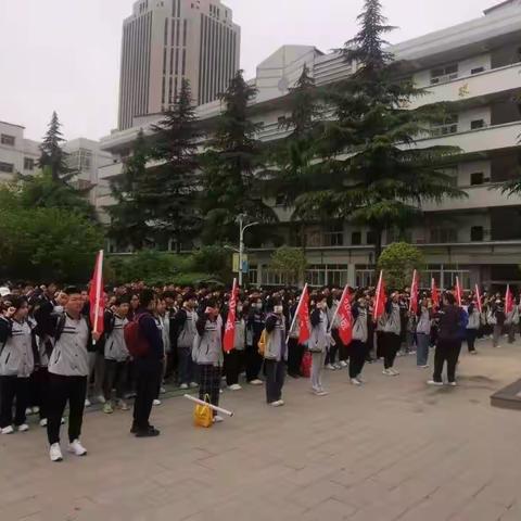 诚信高考、诚信做人——三门峡市实验高中组织诚信高考教育活动