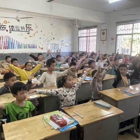 “指尖舞动，桌而不凡”坪上镇中心小学