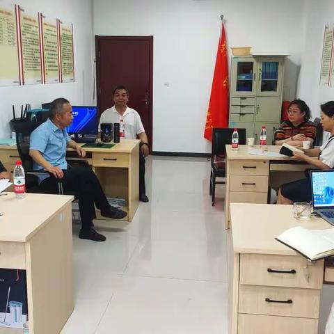 西户路社区：召开第二季度站长工作会议